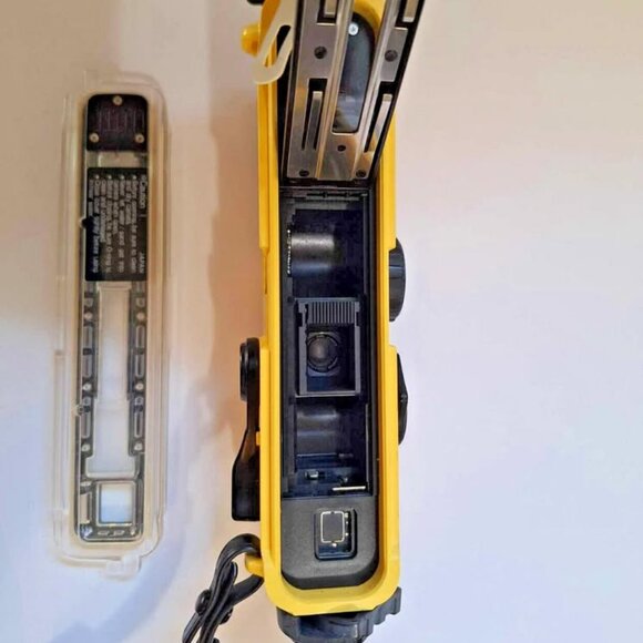 Minolta Weathermatic 110 A Underwater Film Camera Diving Camera - Picture 6 of 8